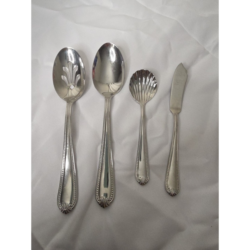 Lynox Beaded Serving Set 4 Pieces (Spread Knife; Clam Spoon, Serving Spoons)